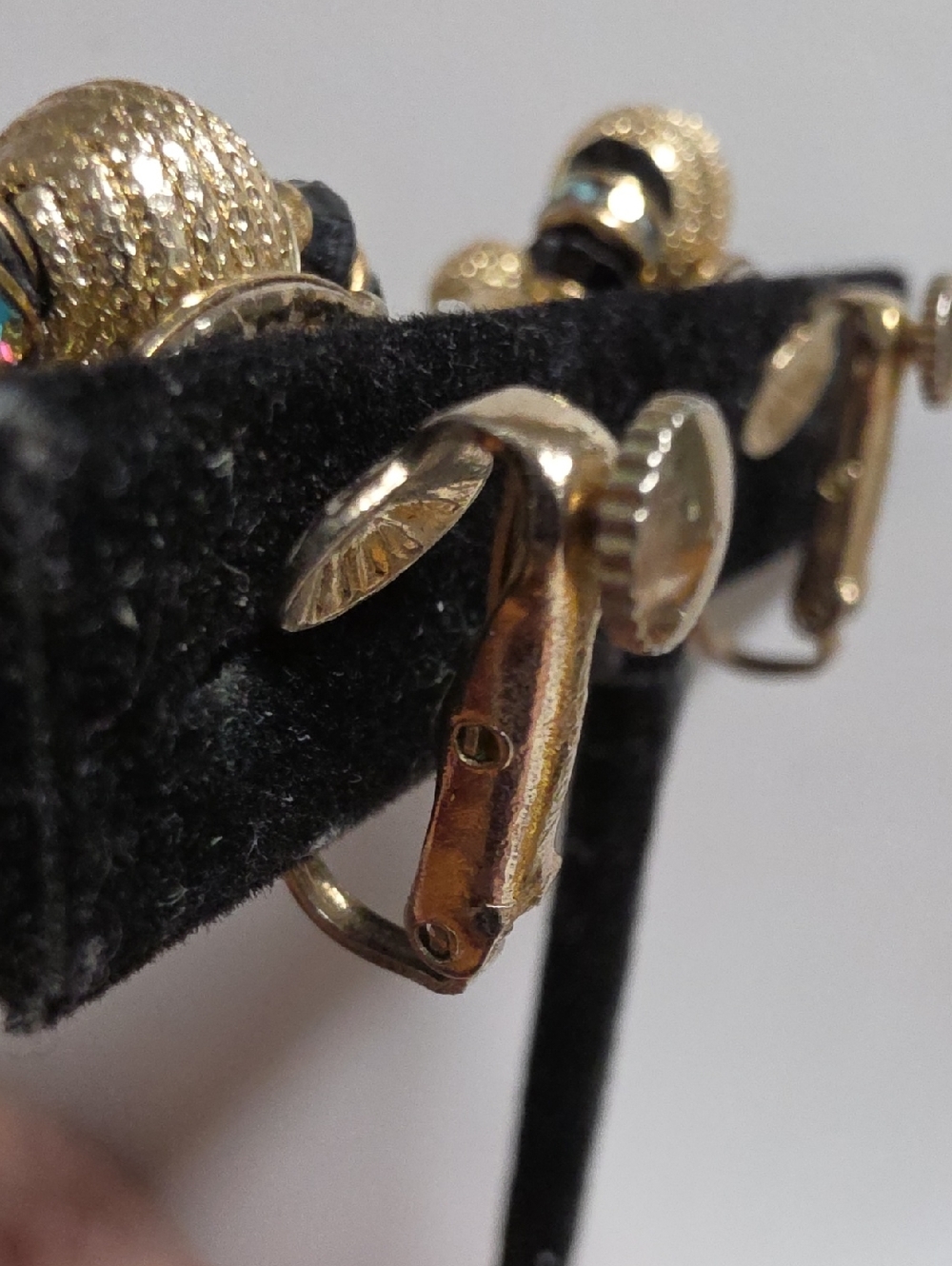 Vintage Vendome AB Gold and Black Clip On Earrings - Picture 3 of 8